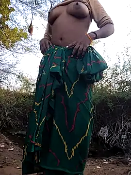 Snapshot of Hita_Grewal chatting on November 7, 2025, 1:49 am Hita Grewal online show from November 7, 2025, 1:49 am