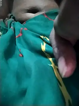 Snapshot of Hita_Grewal chatting on November 12, 2025, 4:18 pm Hita Grewal online show from November 12, 2025, 4:18 pm