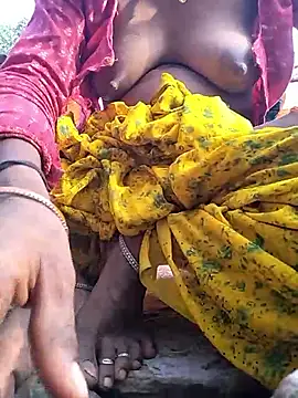 Snapshot of Hita_Grewal chatting on November 30, 2025, 9:13 am Hita Grewal online show from November 30, 2025, 9:13 am