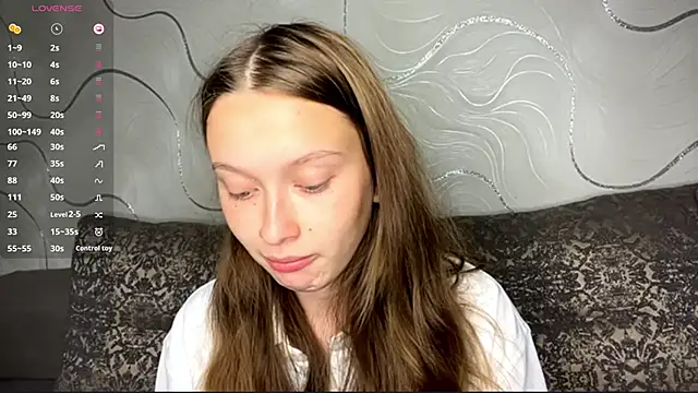 CharlynDini online show from October 3, 2025, 3:20 pm