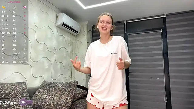 CharlynDini online show from October 21, 2025, 4:19 pm