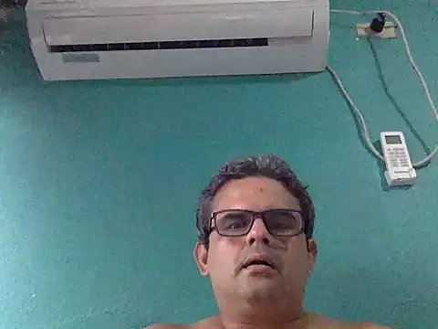 Snapshot of Katracho6969 chatting on October 26, 2025, 10:47 pm Katracho6969 online show from October 26, 2025, 10:47 pm