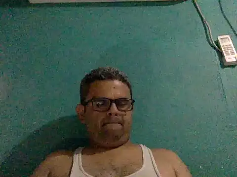 Snapshot of Katracho6969 chatting on November 5, 2025, 3:50 am Katracho6969 online show from November 5, 2025, 3:50 am