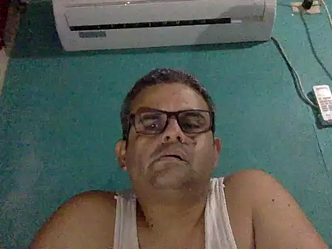 Snapshot of Katracho6969 chatting on November 14, 2025, 4:22 am Katracho6969 online show from November 14, 2025, 4:22 am