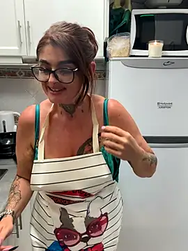 Snapshot of IrishmilfAnna chatting on September 25, 2025, 8:34 pm IrishmilfAnna online show from September 25, 2025, 8:34 pm