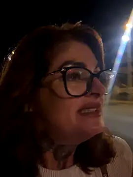 Snapshot of IrishmilfAnna chatting on September 27, 2025, 2:27 am IrishmilfAnna online show from September 27, 2025, 2:27 am