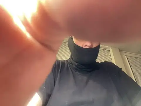 Snapshot of J3tbl4ck chatting on October 8, 2025, 10:57 am J3tbl4ck online show from October 8, 2025, 10:57 am