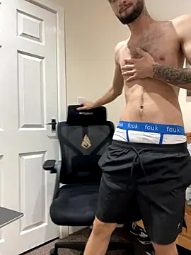 mixedcouplee69 online show from September 29, 2025, 6:46 pm