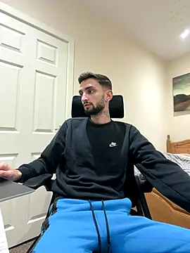 mixedcouplee69 online show from December 2, 2025, 6:47 pm