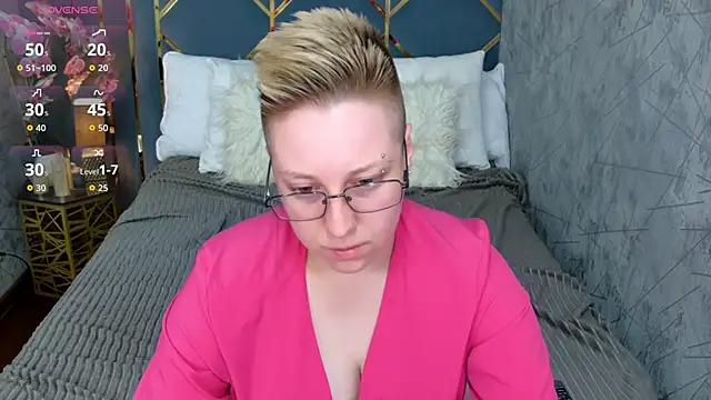 Snapshot of AlexandraGreen chatting on September 8, 2025, 9:25 pm AlexandraGreen online show from September 8, 2025, 9:25 pm