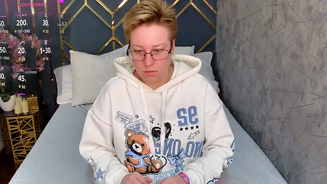 Snapshot of AlexandraGreen chatting on October 22, 2025, 4:07 pm AlexandraGreen online show from October 22, 2025, 4:07 pm