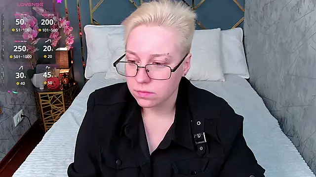 Snapshot of AlexandraGreen chatting on October 31, 2025, 9:05 pm AlexandraGreen online show from October 31, 2025, 9:05 pm