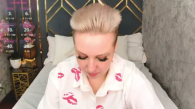 Snapshot of AlexandraGreen chatting on November 27, 2025, 9:06 pm AlexandraGreen online show from November 27, 2025, 9:06 pm