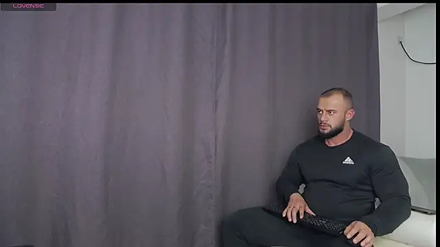 Snapshot of RickyMiami1 chatting on October 12, 2025, 7:02 pm RickyMiami1 online show from October 12, 2025, 7:02 pm