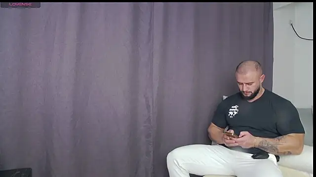 Snapshot of RickyMiami1 chatting on November 20, 2025, 7:46 pm RickyMiami1 online show from November 20, 2025, 7:46 pm