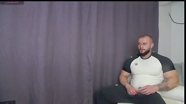 Snapshot of RickyMiami1 chatting on November 28, 2025, 9:50 pm RickyMiami1 online show from November 28, 2025, 9:50 pm