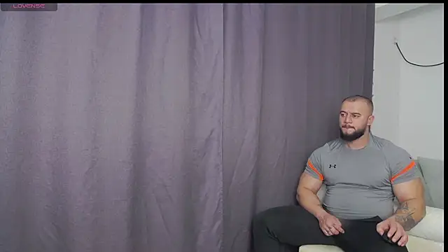 Snapshot of RickyMiami1 chatting on December 20, 2025, 7:32 pm RickyMiami1 online show from December 20, 2025, 7:32 pm