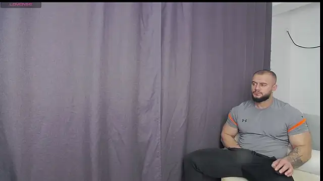 Snapshot of RickyMiami1 chatting on December 21, 2025, 12:45 pm RickyMiami1 online show from December 21, 2025, 12:45 pm