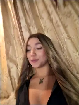 Ella rr online show from September 21, 2025, 6:42 pm