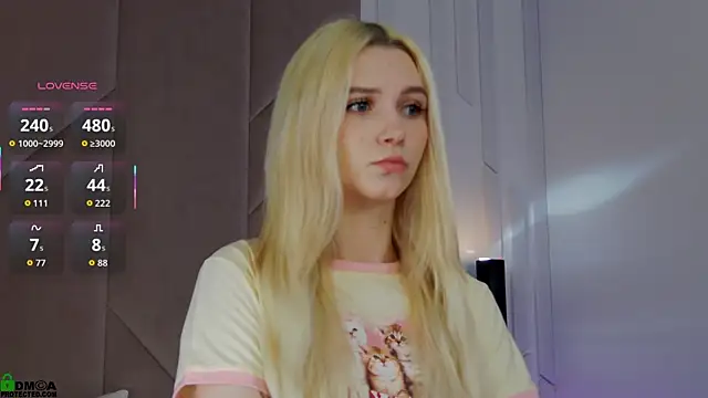 SaraHearts online show from November 21, 2025, 1:37 am