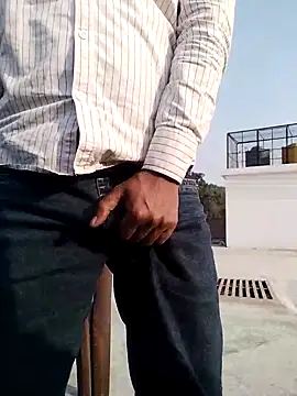 YourTarzan online show from December 4, 2025, 9:40 am