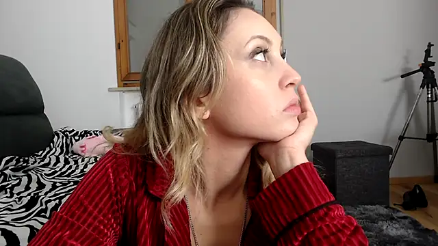 L Sofia online show from November 5, 2025, 7:52 am