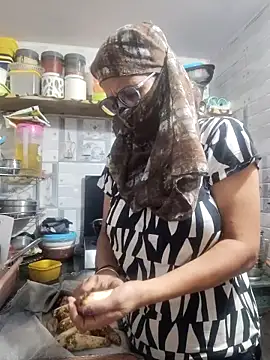 meenu bhabhi547 online show from October 7, 2025, 1:47 am