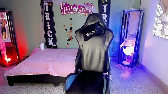 Snapshot of dilan_hott_ chatting on October 30, 2025, 8:31 pm dilan hott online show from October 30, 2025, 8:31 pm