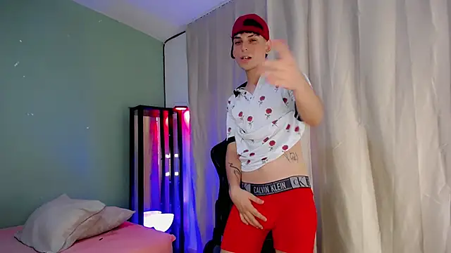 Snapshot of dilan_hott_ chatting on November 15, 2025, 7:54 pm dilan hott online show from November 15, 2025, 7:54 pm