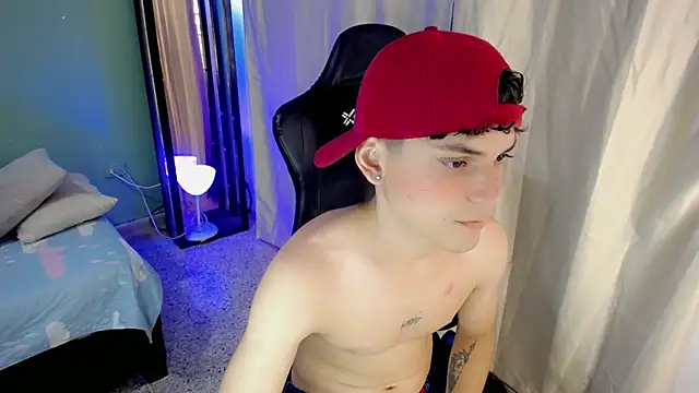 Snapshot of dilan_hott_ chatting on November 20, 2025, 8:08 pm dilan hott online show from November 20, 2025, 8:08 pm