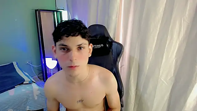 Snapshot of dilan_hott_ chatting on November 23, 2025, 5:46 pm dilan hott online show from November 23, 2025, 5:46 pm