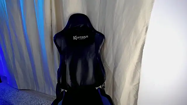 Snapshot of dilan_hott_ chatting on November 26, 2025, 8:10 pm dilan hott online show from November 26, 2025, 8:10 pm