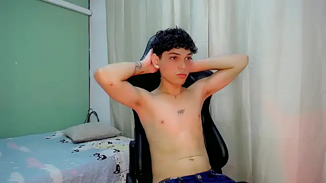 Snapshot of dilan_hott_ chatting on November 29, 2025, 4:32 pm dilan hott online show from November 29, 2025, 4:32 pm