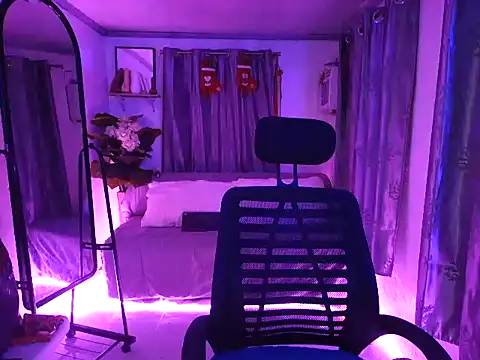 Snapshot of Skinny_CumLoader69 chatting on November 14, 2025, 9:13 pm Skinny CumLoader69 online show from November 14, 2025, 9:13 pm