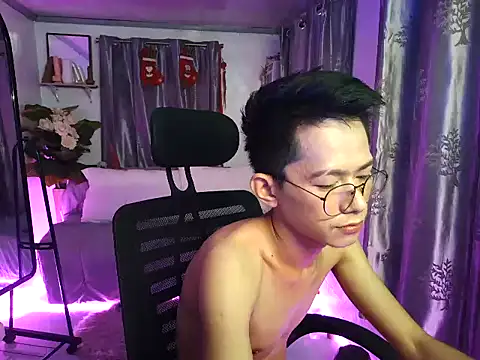 Snapshot of Skinny_CumLoader69 chatting on November 17, 2025, 4:57 pm Skinny CumLoader69 online show from November 17, 2025, 4:57 pm