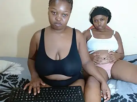 Snapshot of xfoxybrownxx chatting on September 9, 2025, 6:13 am xfoxybrownxx online show from September 9, 2025, 6:13 am