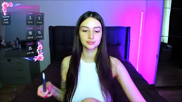 Snapshot of Veronica_Larsson chatting on September 11, 2025, 8:47 am Veronica Larsson online show from September 11, 2025, 8:47 am