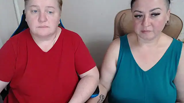 Snapshot of Bertie_Adeline chatting on September 13, 2025, 7:02 pm Bertie Adeline online show from September 13, 2025, 7:02 pm