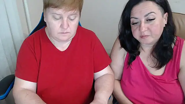 Snapshot of Bertie_Adeline chatting on September 27, 2025, 8:03 pm Bertie Adeline online show from September 27, 2025, 8:03 pm