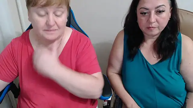 Snapshot of Bertie_Adeline chatting on September 28, 2025, 8:25 pm Bertie Adeline online show from September 28, 2025, 8:25 pm