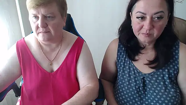 Snapshot of Bertie_Adeline chatting on October 5, 2025, 8:45 am Bertie Adeline online show from October 5, 2025, 8:45 am