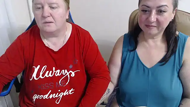 Snapshot of Bertie_Adeline chatting on October 8, 2025, 6:16 pm Bertie Adeline online show from October 8, 2025, 6:16 pm