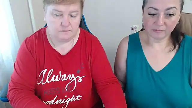 Snapshot of Bertie_Adeline chatting on October 9, 2025, 7:39 am Bertie Adeline online show from October 9, 2025, 7:39 am