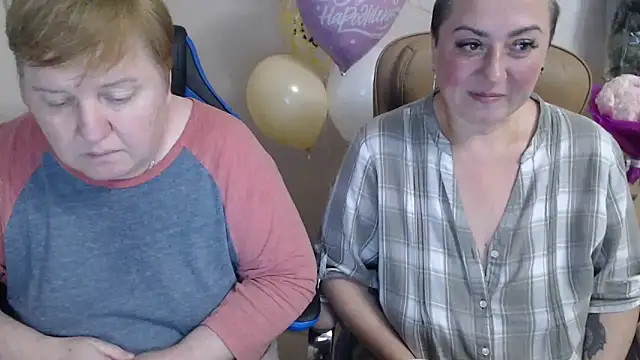 Snapshot of Bertie_Adeline chatting on October 16, 2025, 7:04 pm Bertie Adeline online show from October 16, 2025, 7:04 pm