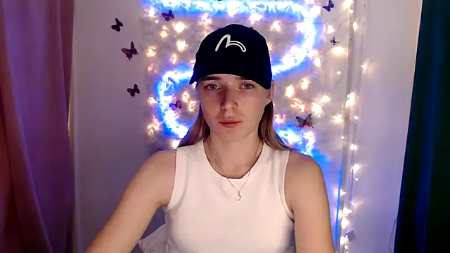 Snapshot of JuiceLips__ chatting on September 8, 2025, 3:22 pm JuiceLips online show from September 8, 2025, 3:22 pm