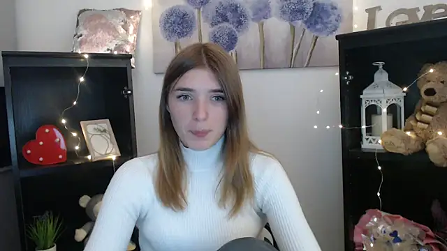 Snapshot of JuiceLips__ chatting on September 26, 2025, 9:35 am JuiceLips online show from September 26, 2025, 9:35 am