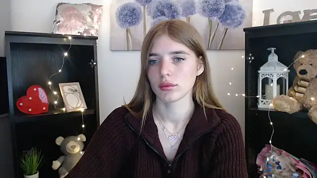 Snapshot of JuiceLips__ chatting on September 30, 2025, 10:31 am JuiceLips online show from September 30, 2025, 10:31 am