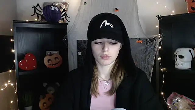 Snapshot of JuiceLips__ chatting on November 2, 2025, 9:11 am JuiceLips online show from November 2, 2025, 9:11 am