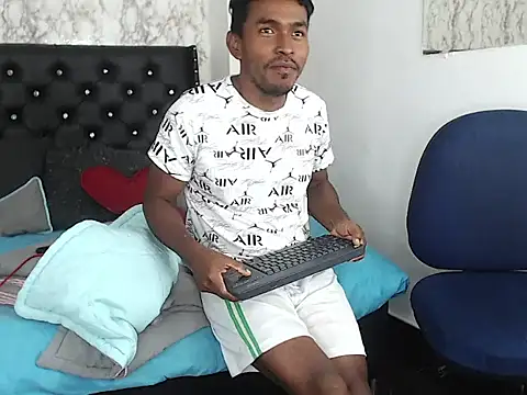 Snapshot of Adam_Morgan2 chatting on September 26, 2025, 7:01 am Adam Morgan2 online show from September 26, 2025, 7:01 am