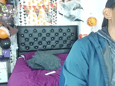 Snapshot of Adam_Morgan2 chatting on October 18, 2025, 5:10 am Adam Morgan2 online show from October 18, 2025, 5:10 am